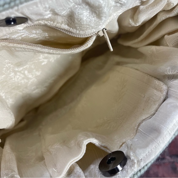 Vintage Handcrafted Floral Tapestry Handbag Needlepoint Cutch Bag Wooden Handle - Picture 9 of 14